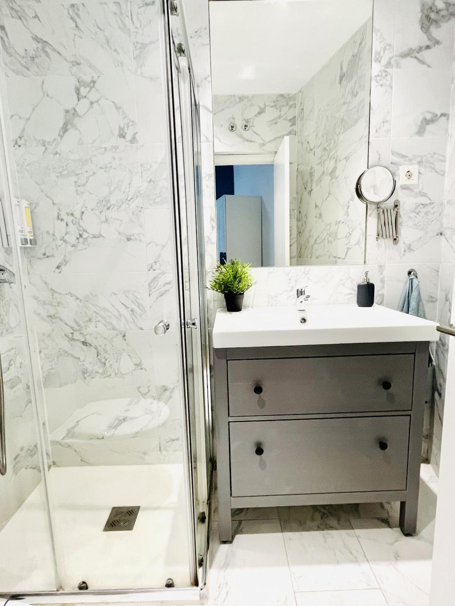 Dplace To Be - Amazing Apartments In Historic Center Madrid Phòng bức ảnh